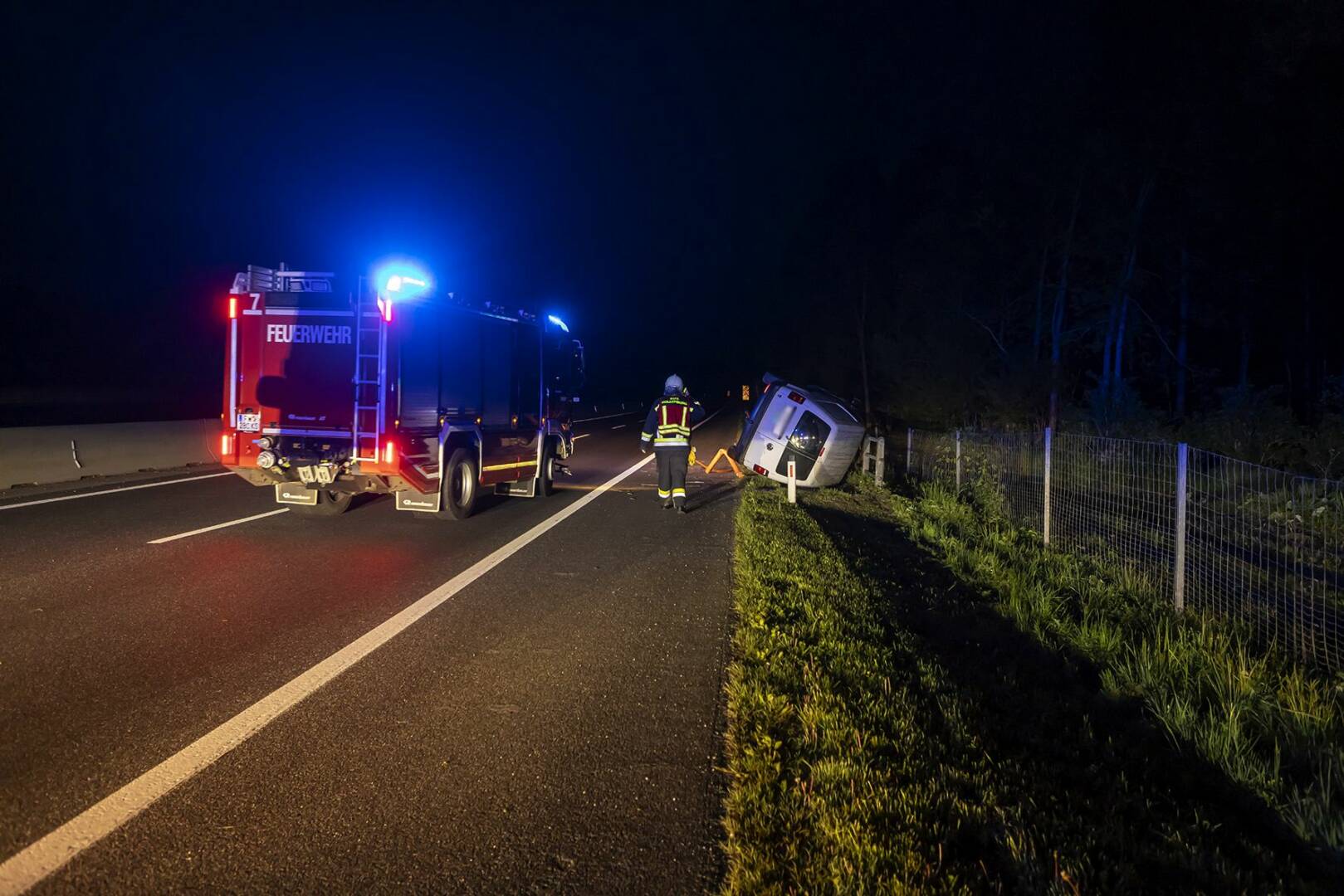 FF Krems: Verkehrsunfall mit abgängiger Person auf B37a 1 Verkehrsunfall mit abgängiger Person auf B37a