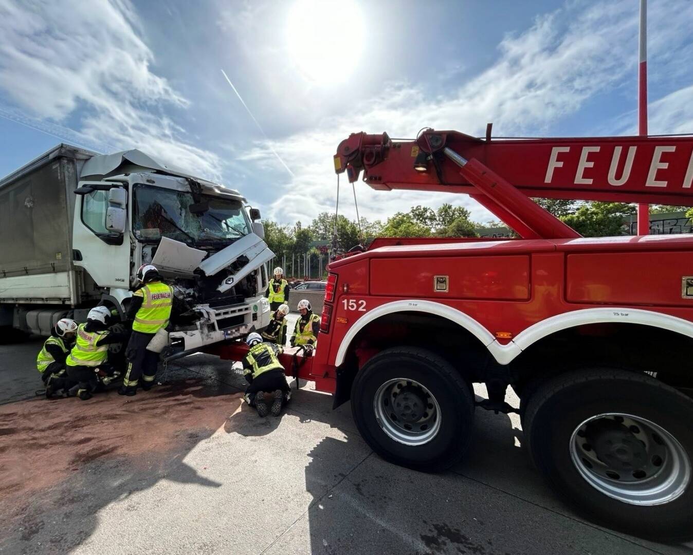BF Wien: Verkehrsunfall LKW auf der A23