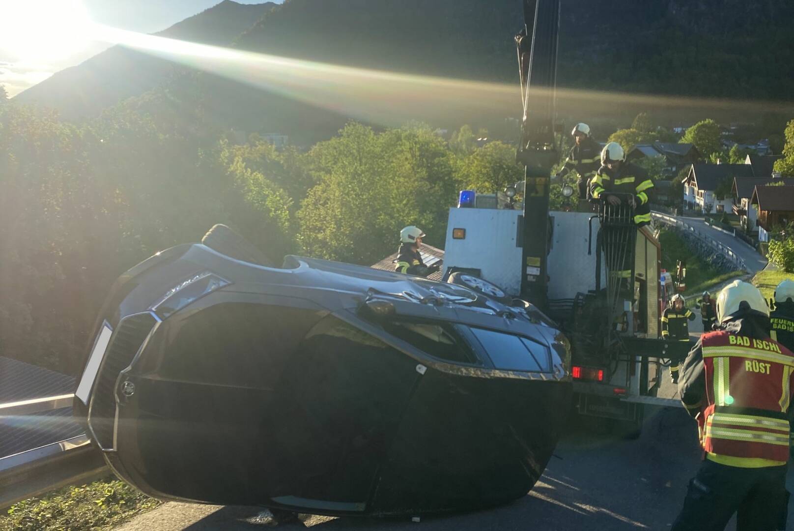 HFW Bad Ischl: Personenrettung und Fahrzeugbergung