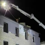 Sturmschaden – Lose Dachteile drohen abzustürzen