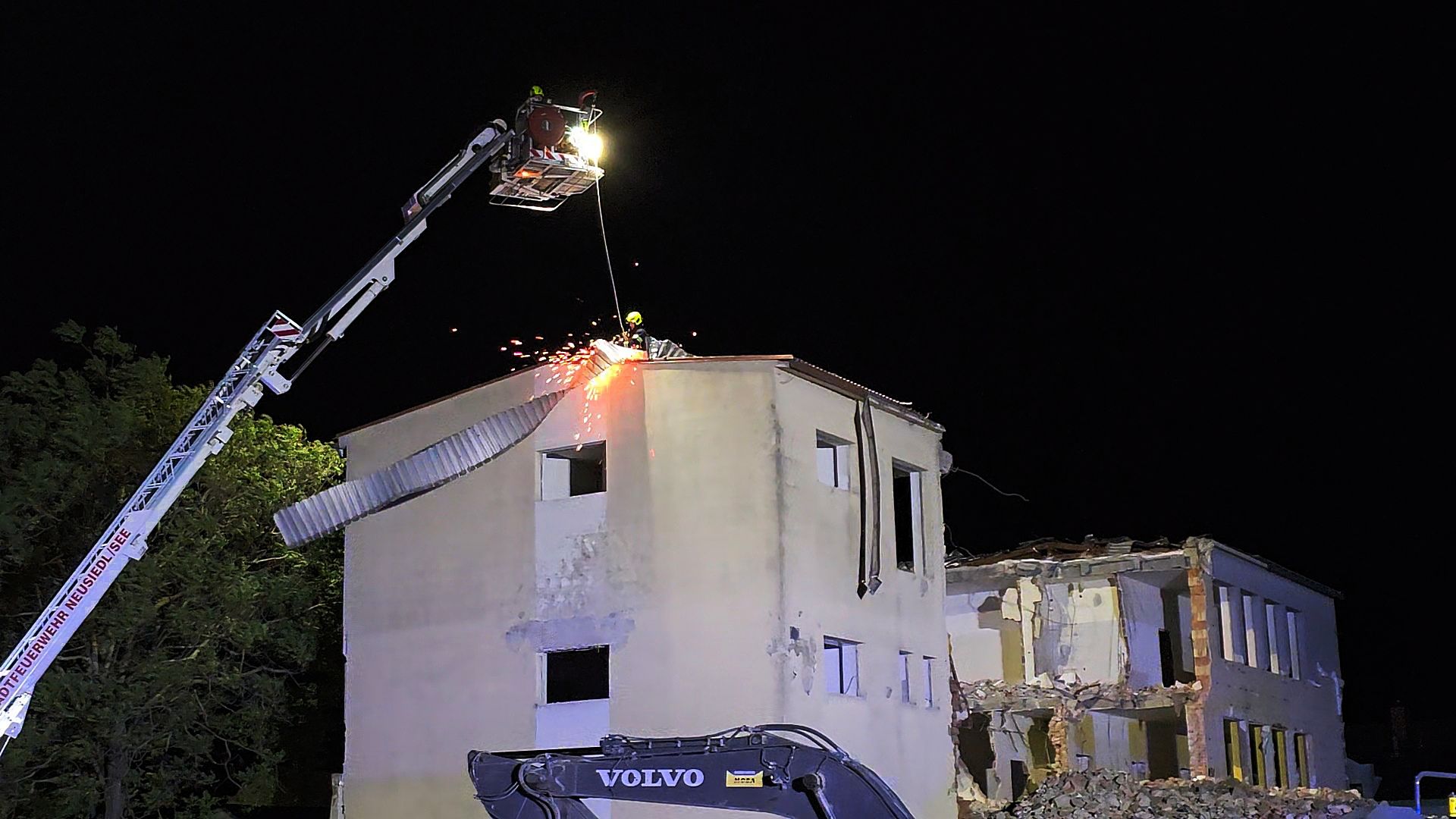 FF Neusiedl am See: Sturmschaden in der Franz-Liszt-Gasse