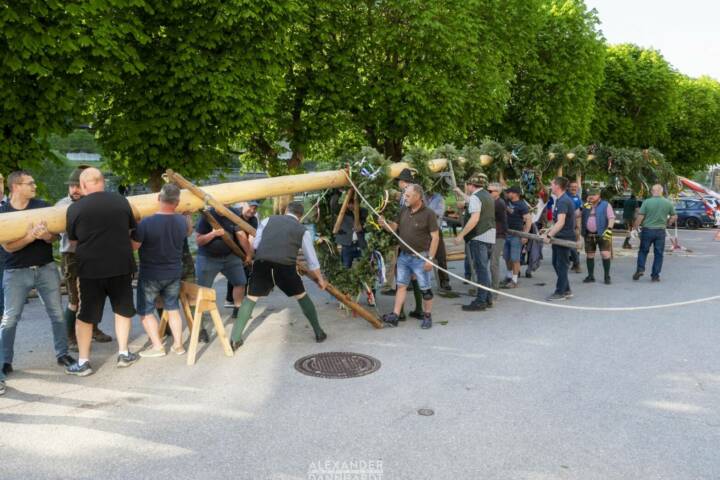 HFW Bad Ischl: Maibaumaufstellen und Florianifeier