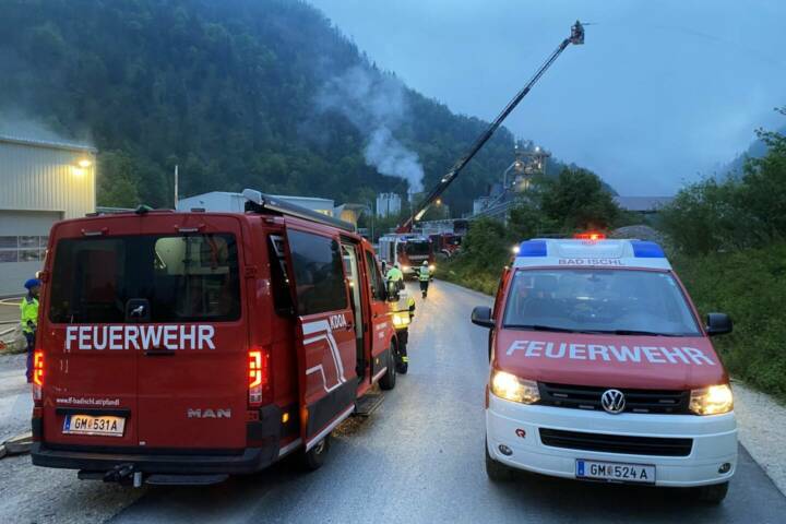 HFW Bad Ischl: Atemschutzübung bei der Firma Calmit