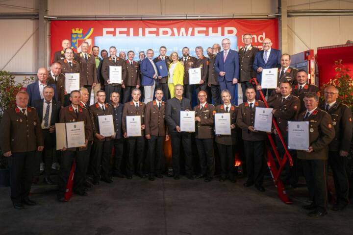 BFK Waidhofen/Thaya: Jubiläumsfeuerwehren im Bezirk