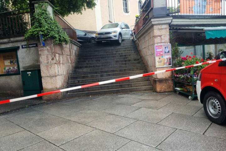 HFW Bad Ischl: Kirchenstiege wird Lenker zum Verhängnis