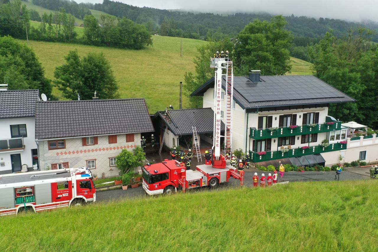 AFKDO Mondsee: Feuerwehren verhindern Großbrand