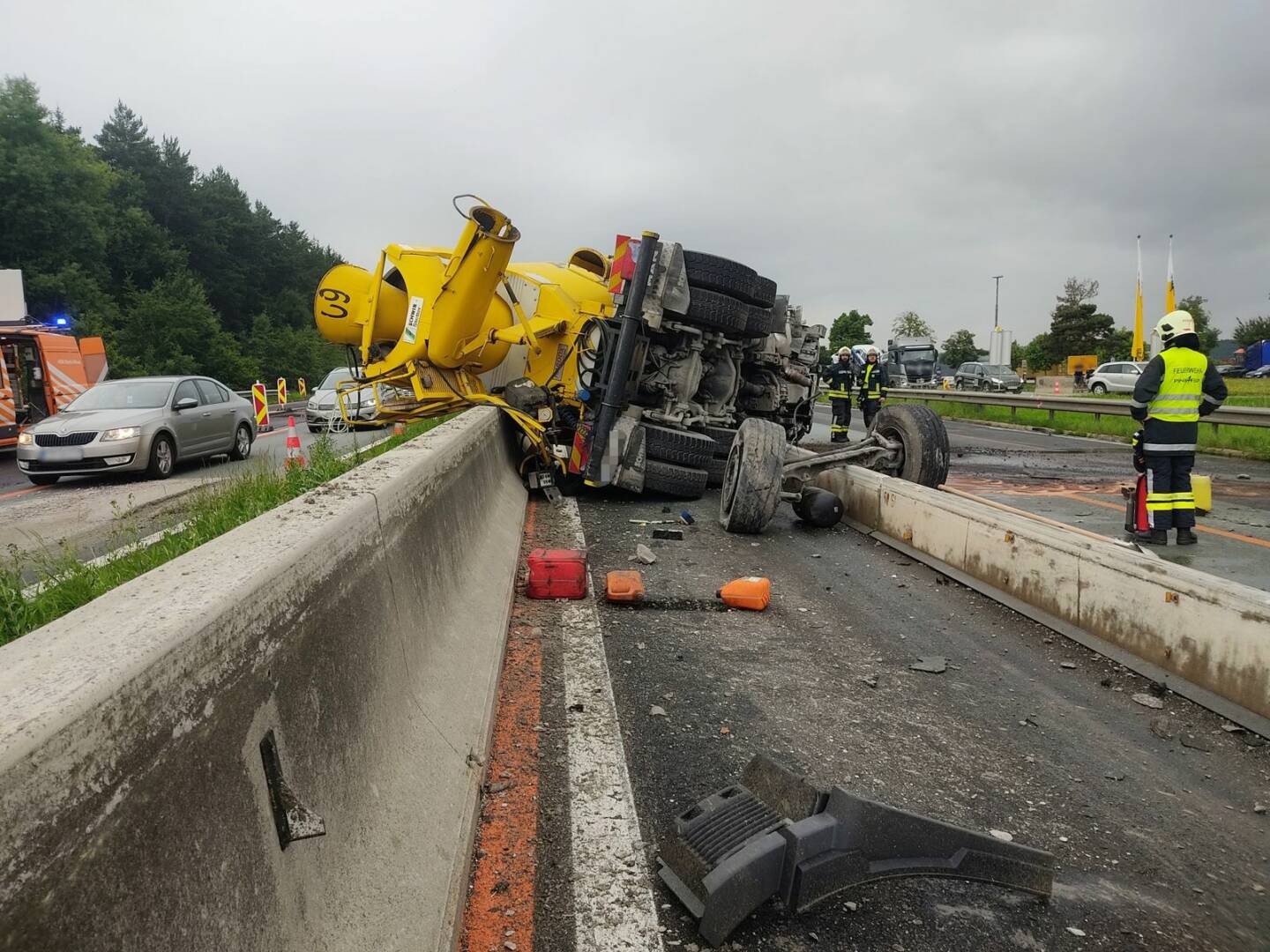 STF Pinkafeld: Verkehrsunfall – LKW auf A2 umgekippt