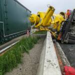 Verkehrsunfall - LKW auf A2 umgekippt