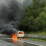 PKW steht auf A1 in Vollbrand