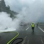 PKW steht auf A1 in Vollbrand