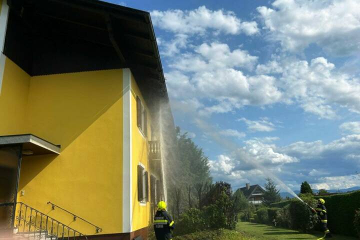 BFV Deutschlandsberg: Heckenbrand in Hollenegg