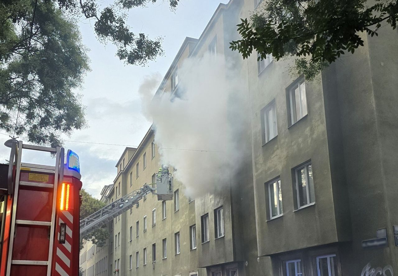 BF Wien: Wohnungsvollbrand in Wien – Meidling
