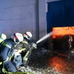 BF Wien: Hallenbrand Alarmstufe 2 in Wien – Floridsdorf