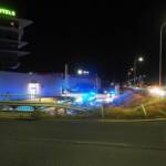 Verkehrsunfall - PKW durchbricht Leitschiene