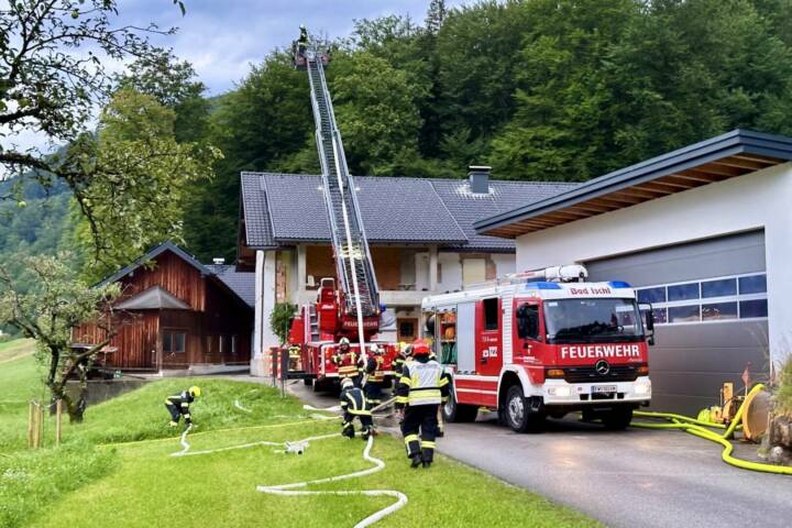 HFW Bad Ischl: Großbrandübung landwirtschaftliches Objekt