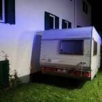 Anhängerbergung - Wohnwagen in Wohnhaus