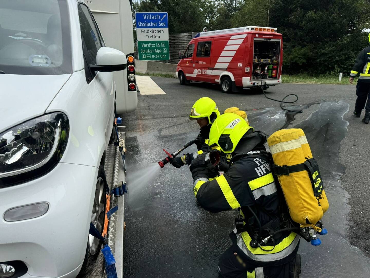 HFW Villach: Reifenbrand auf der A10 Tauernautobahn