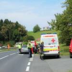 Menschenrettung - Beifahrerin mit Finger in Sitz eingeklemmt