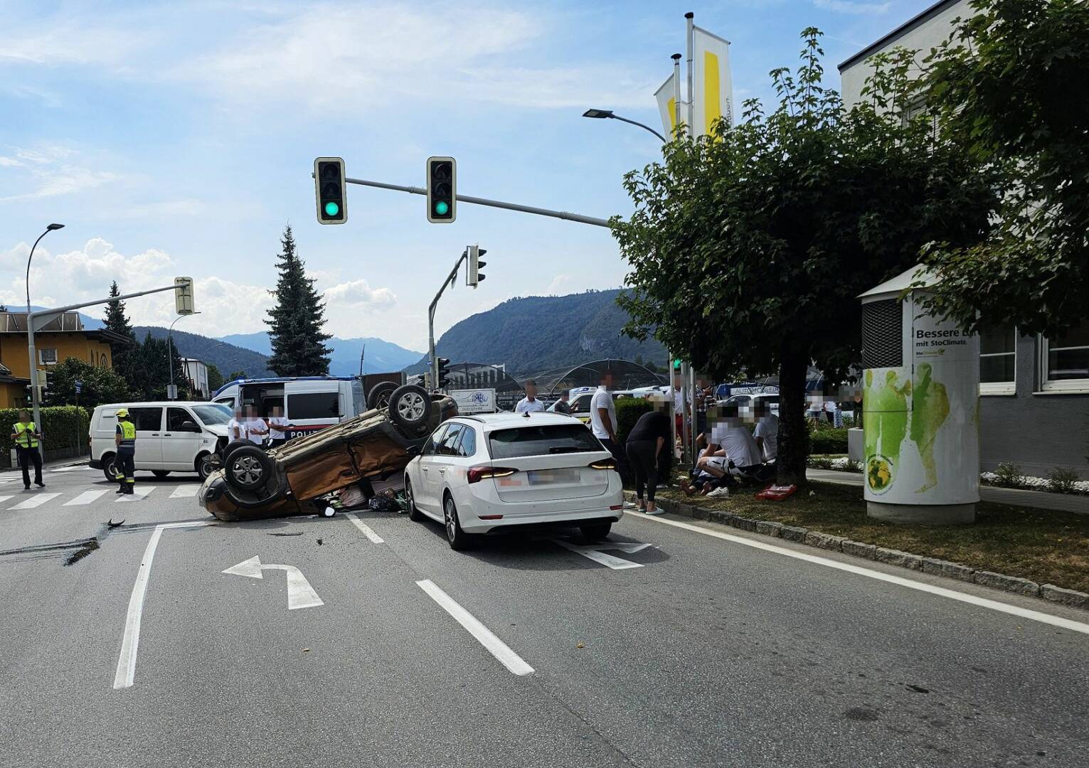 HFW Villach: Verkehrsunfall mit drei Fahrzeugen