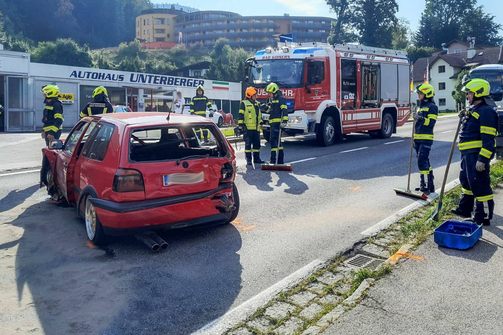 FF Bad Goisern: Verkehrsunfall mit mehreren Fahrzeugen