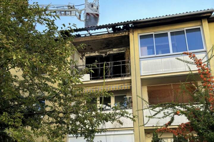 BF Wien: Dramatische Menschenrettung bei Zimmerbrand