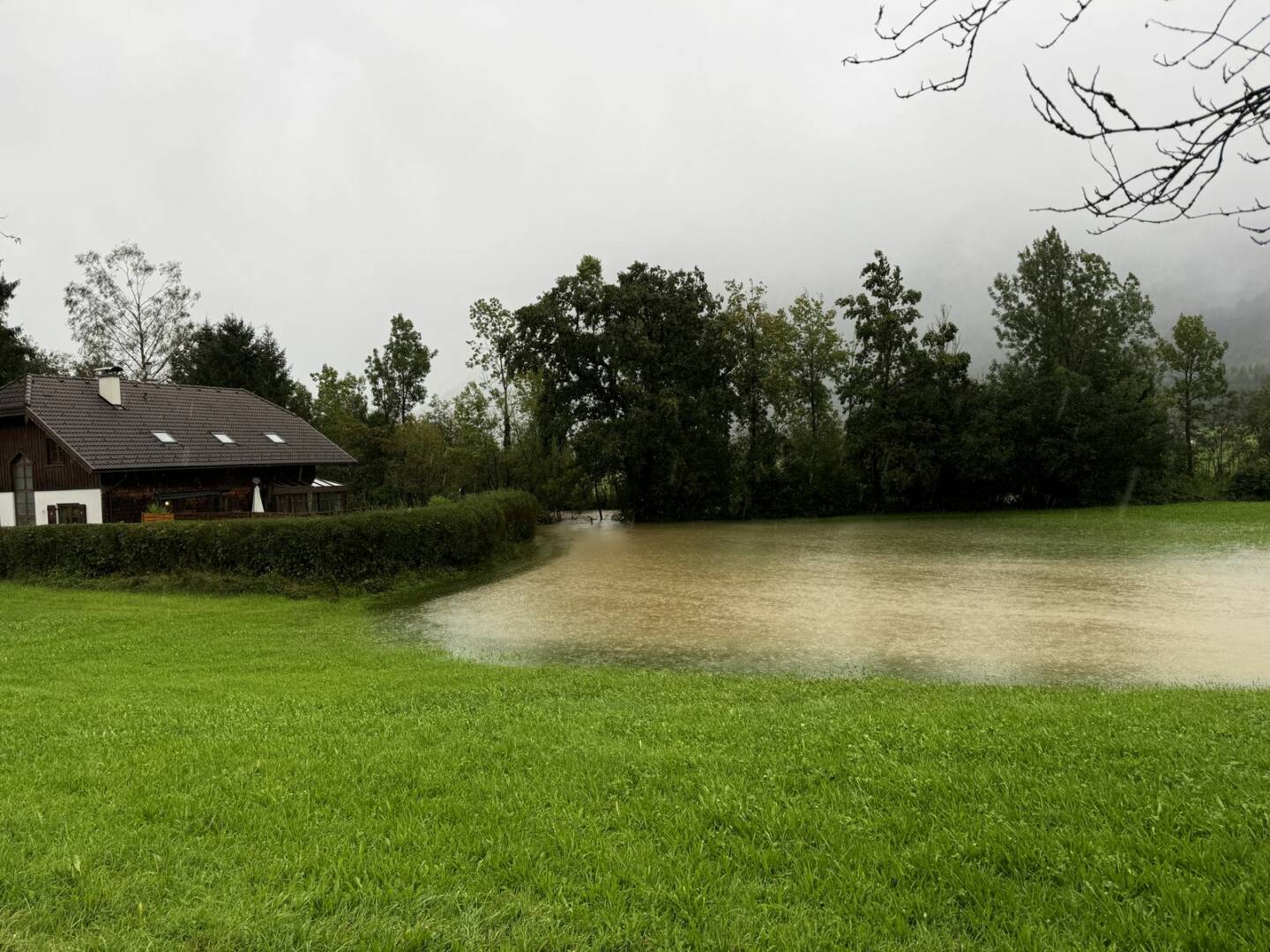 AFKDO Mondsee: Dauerregen führt zu Feuerwehreinsätzen