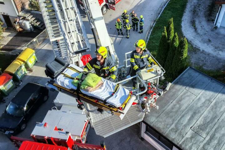 FF Bad Goisern: Patiententransport mit Hubsteiger