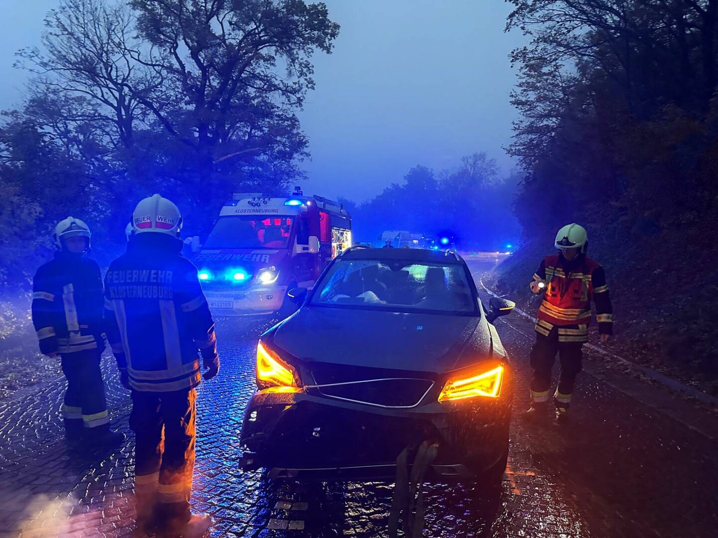 FF Klosterneuburg: Frontalcrash auf der Höhenstraße am Nationalfeiertag