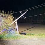 E-PKW touchierte Strommast