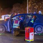 Verkehrsunfall mit Menschenrettung im Abendverkehr