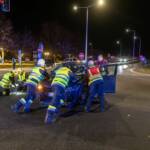 Verkehrsunfall mit Menschenrettung im Abendverkehr