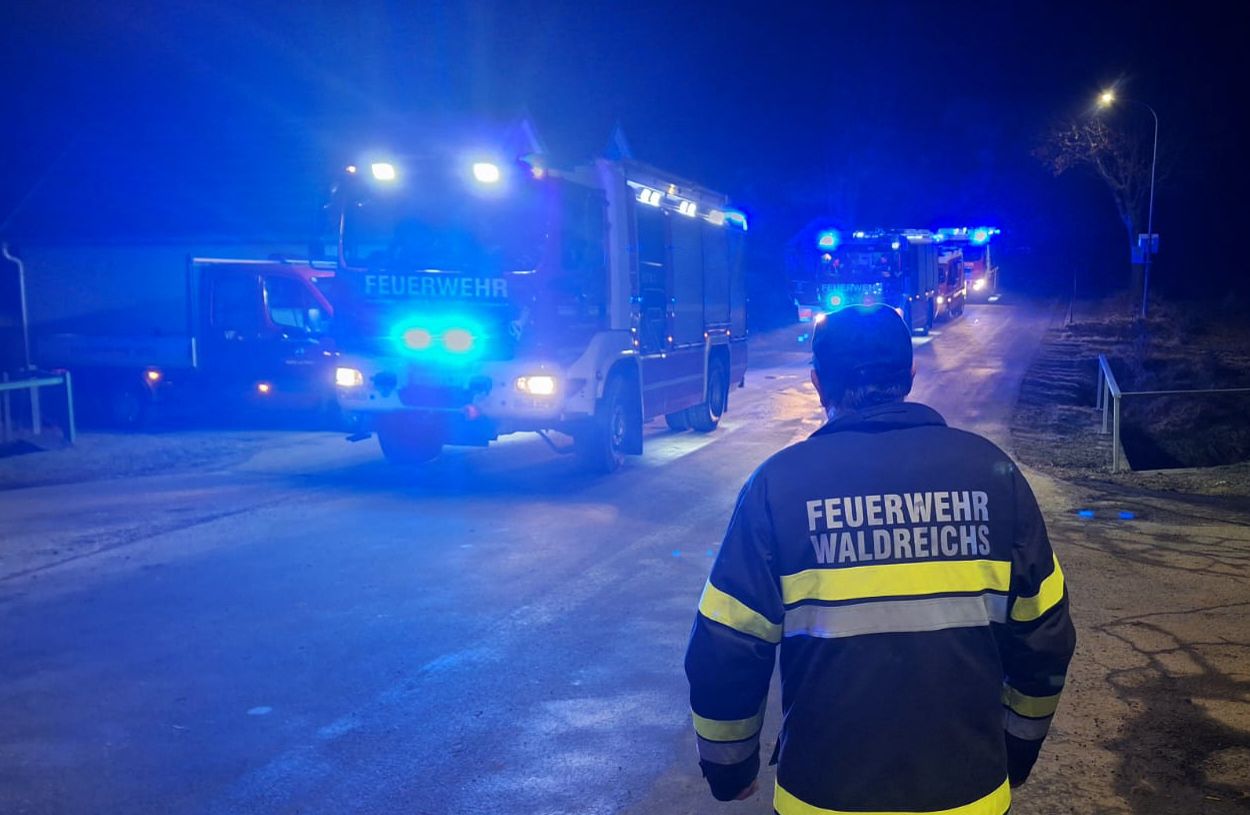 BFK Waidhofen/Thaya: Abgestürztes Kleinflugzeug gefunden