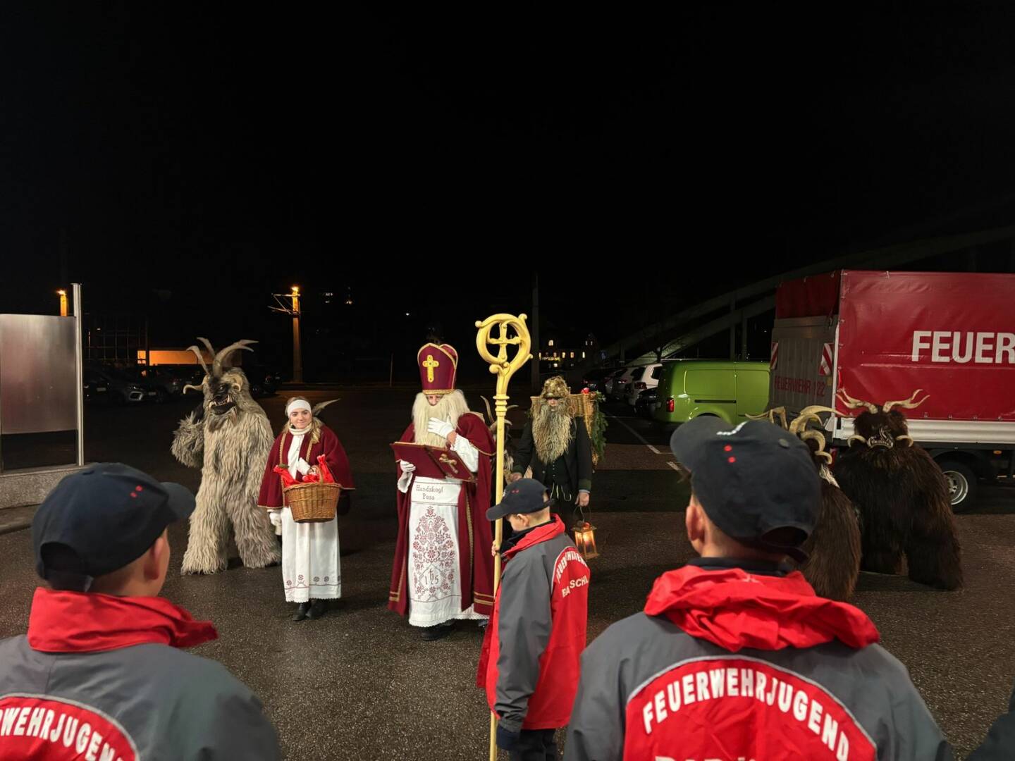 FF Bad Ischl: Nikolaus und Krampus besuchen Jugendgruppe
