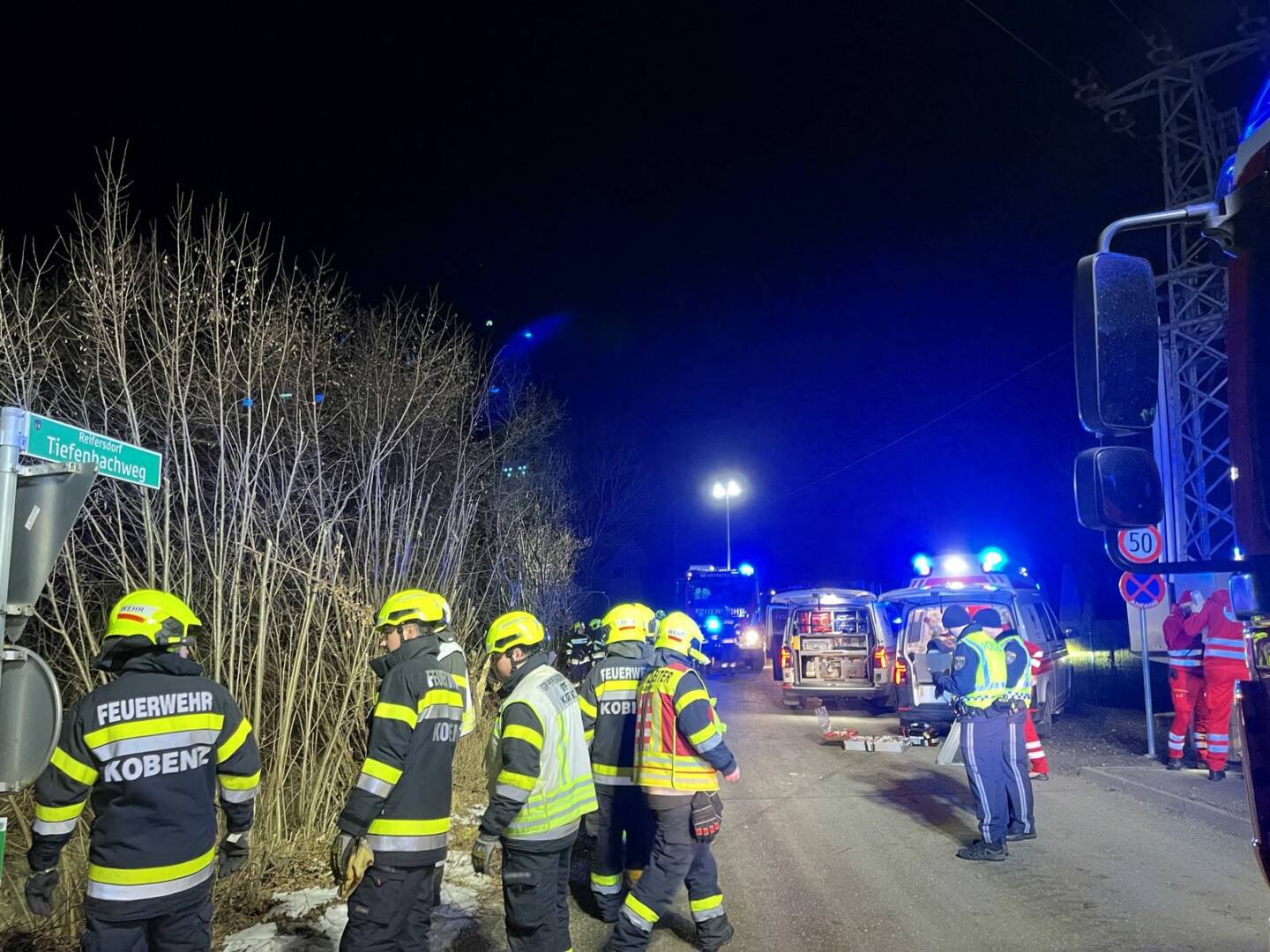 FF Kobenz: Verkehrsunfall – PKW landet im Bach