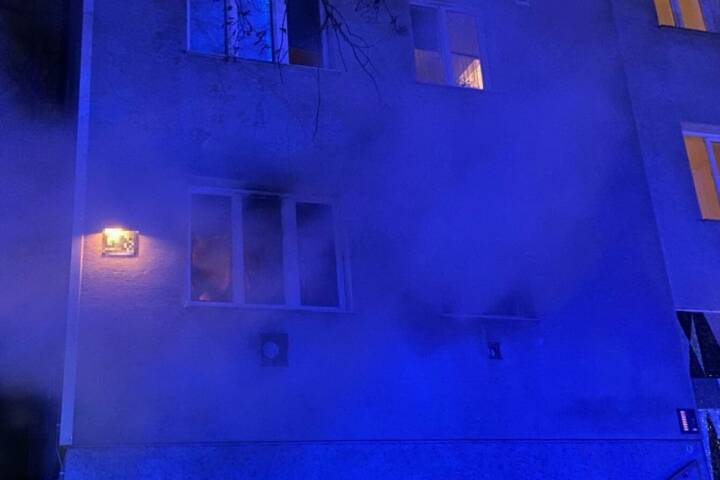 BF Wien: Frau bei Zimmerbrand verstorben