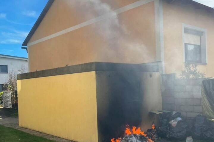 FF Parndorf: Garagenbrand im Ortsgebiet