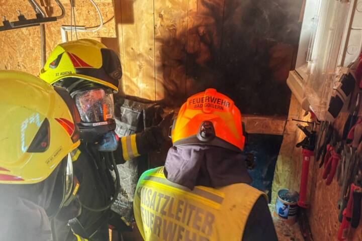 FF Bad Goisern: Brandausbreitung gerade noch verhindert