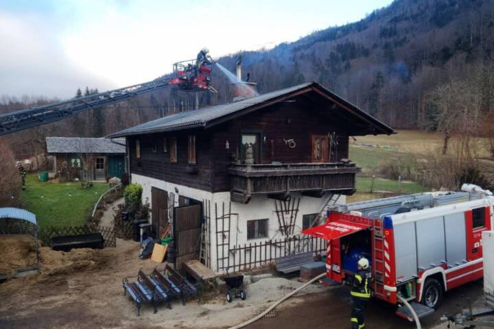 HFW Bad Ischl: Erneuter Kaminbrand im Traxleckerweg