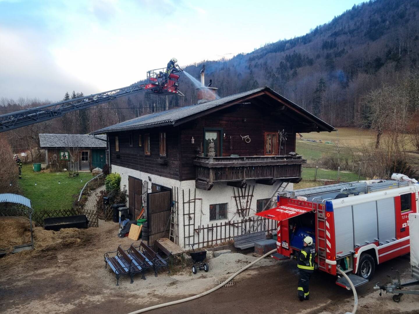 HFW Bad Ischl: Erneuter Kaminbrand im Traxleckerweg