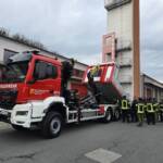 Neues Wechselladerfahrzeug mit Kran (WLF-K)
