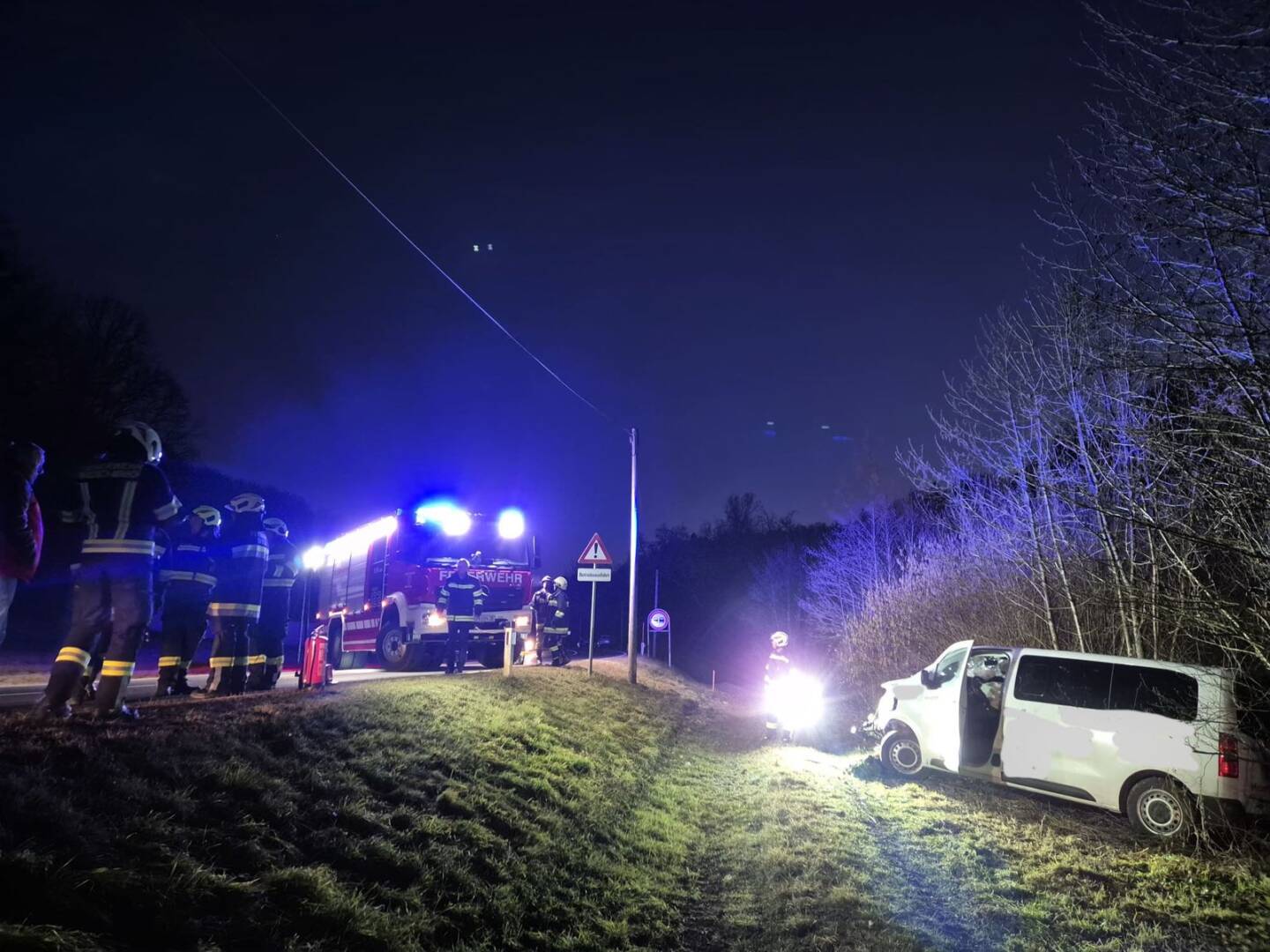 BFKDO Jennersdorf: Fahrzeugbergung Elektrobus Minihof-Liebau