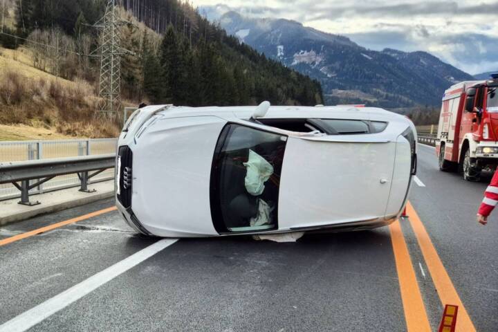 BFV Leoben: Verkehrsunfall A9 zwischen Mautern und Kammern