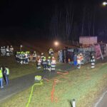 Tankwagenunfall mit Menschenrettung und Schadstoffaustritt