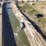 HFW Villach: LKW in Seebach gestürzt – Person eingeklemmt