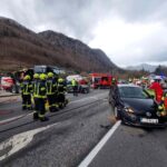 Einsatzkräfte am Unfallort