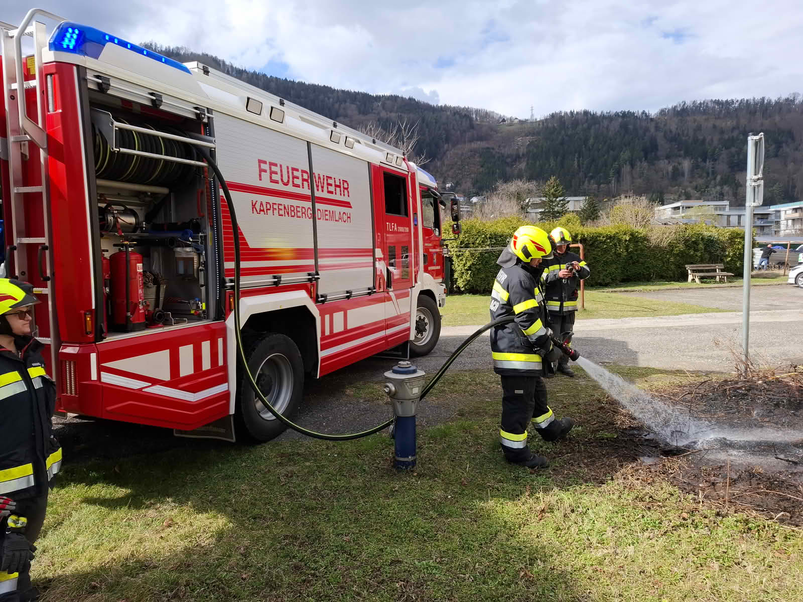 FF Kapfenberg-Diemlach: Wiesenbrand in Kapfenberg