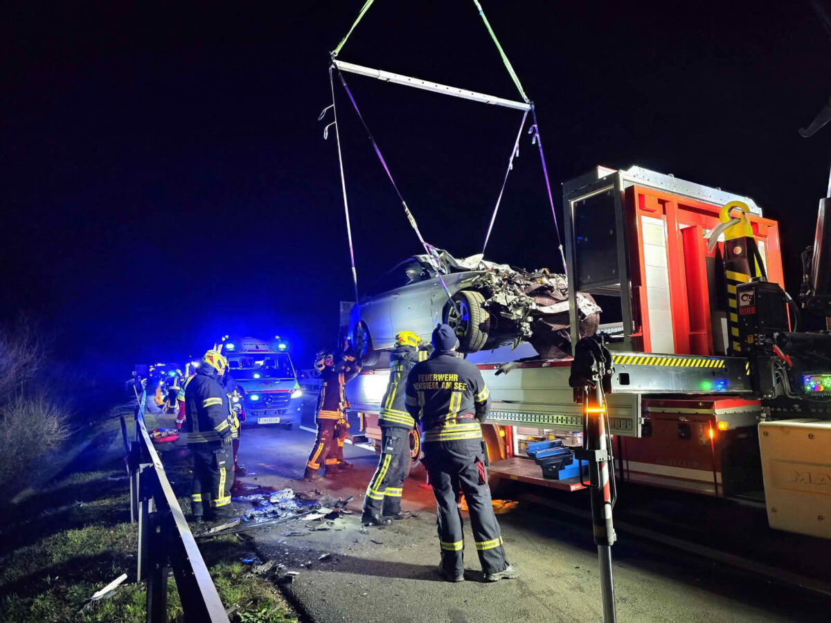 Schwerer Verkehrsunfall mit Personenschaden auf der A4