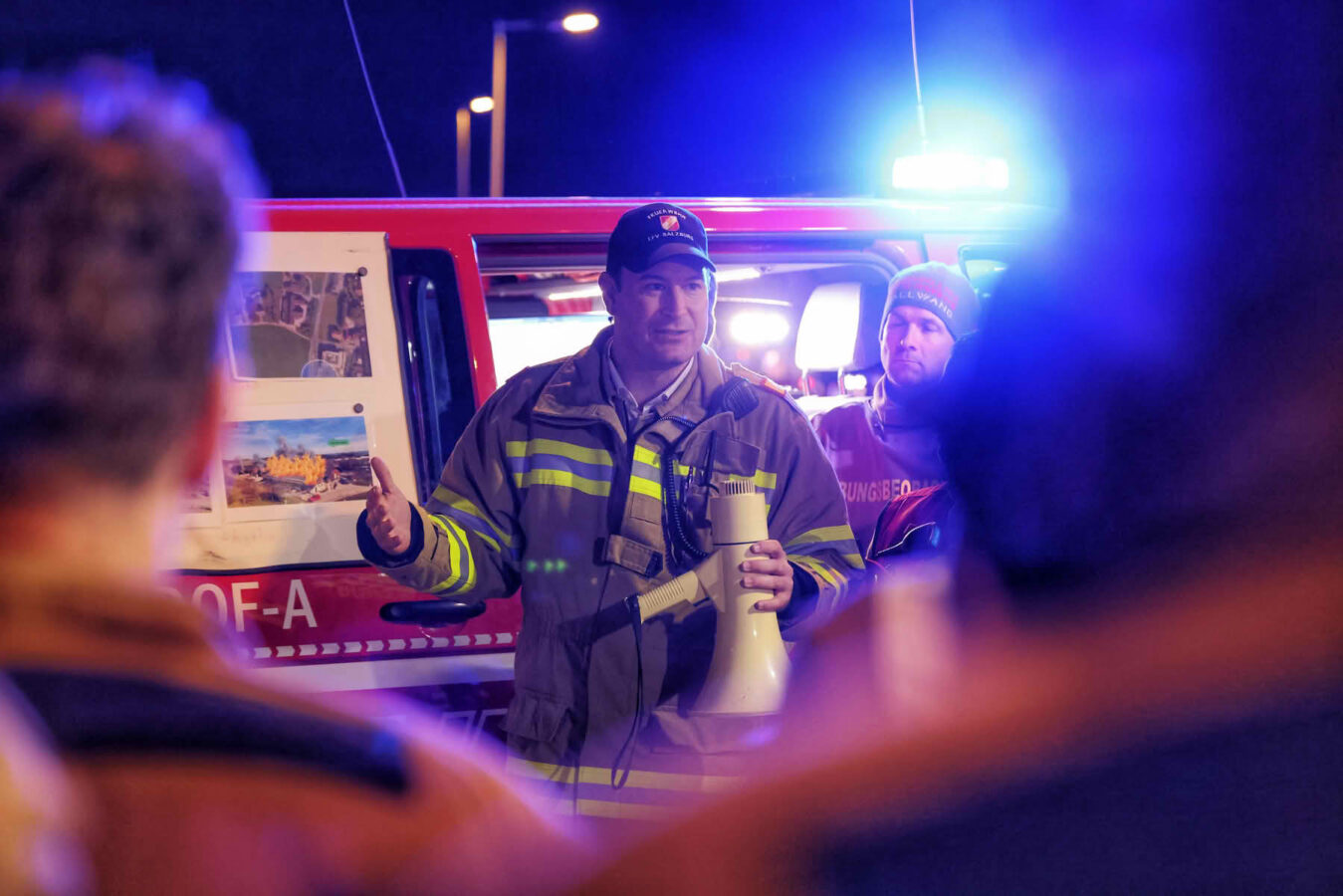 BFKDO Flachgau: Übung, Brand landwirtschaftlichen Objekts – Alarmstufe 4 7 Feuerwehren aus dem Bezirk Flachgau – Übung, Brand landwirtschaftlichen Objekts – Alarmstufe 4