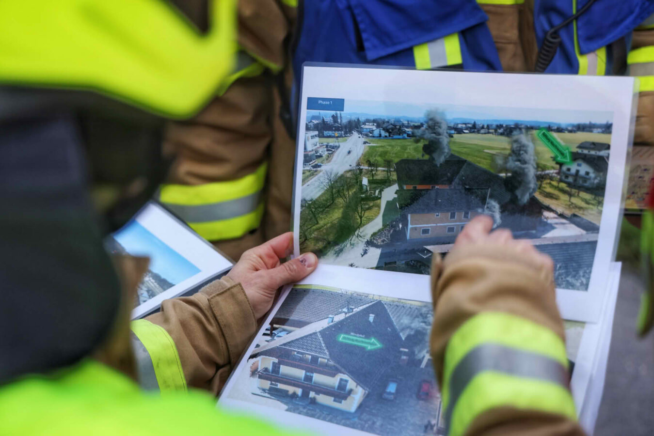 BFKDO Flachgau: Übung, Brand landwirtschaftlichen Objekts – Alarmstufe 4 10 Feuerwehren aus dem Bezirk Flachgau – Übung, Brand landwirtschaftlichen Objekts – Alarmstufe 4