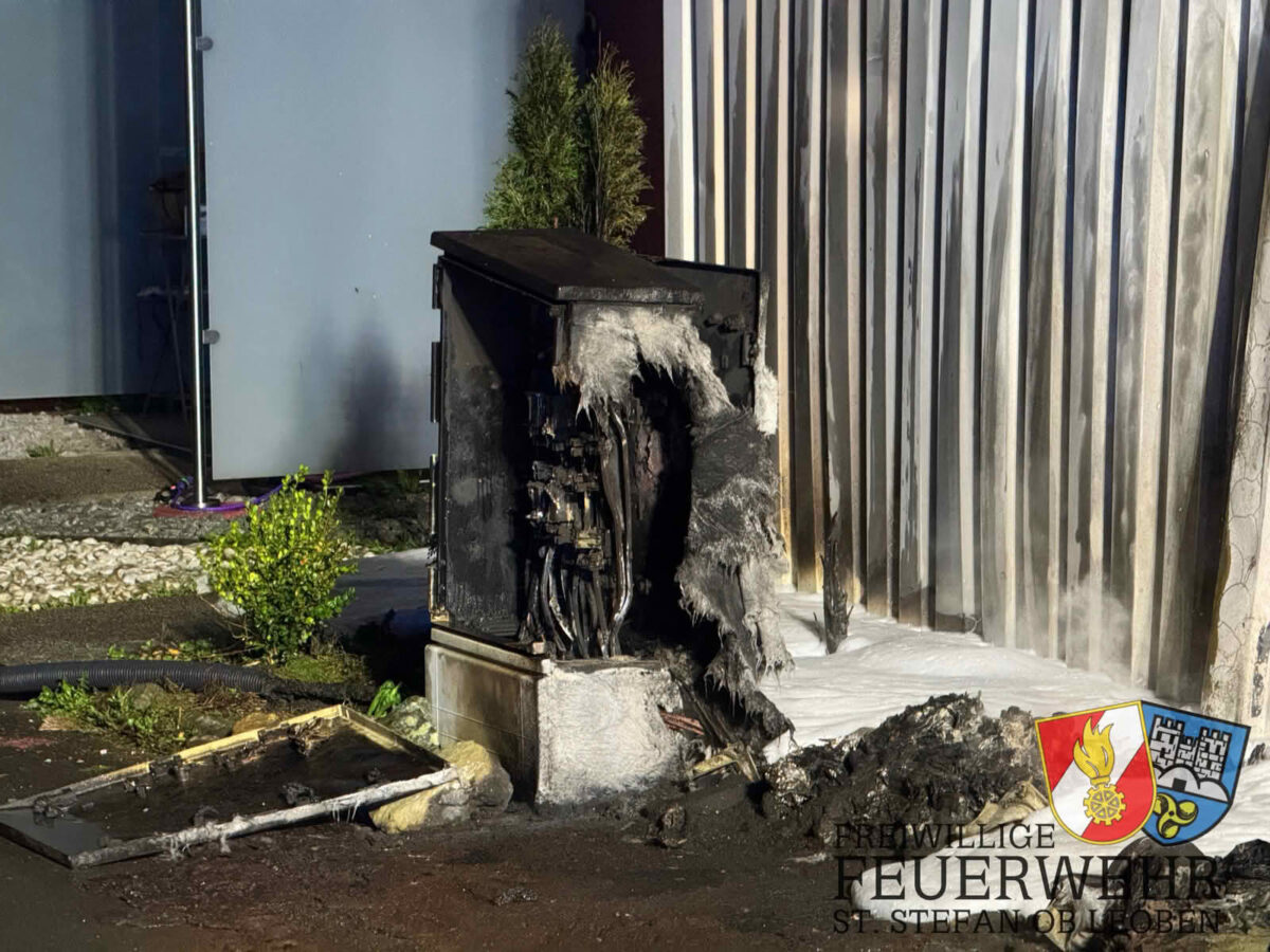 Brand mehrerer Pkw in Carport in St. Stefan ob Leoben